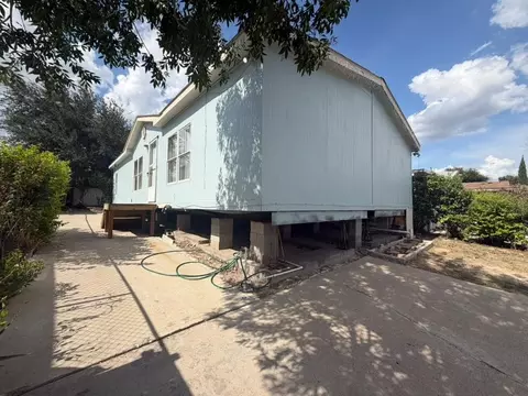 Exterior - 814 Flag St, Laredo, TX 78043 photo 6 of 7