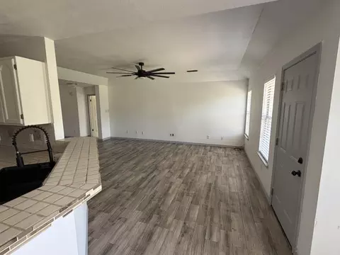 Living - 307 Cinnamon Teal Lp, Laredo, TX 78045 photo 2 of 4