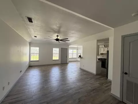 Living - 307 Cinnamon Teal Lp, Laredo, TX 78045 photo 3 of 4