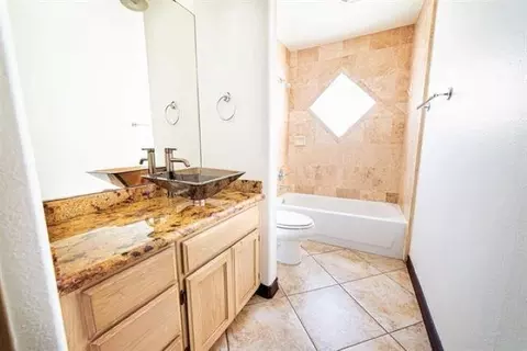 Bath - 2110 Lima Lp, Laredo, TX 78045 photo 2 of 3