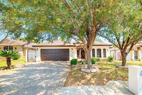 Exterior - 2110 Lima Lp, Laredo, TX 78045 photo 4 of 6