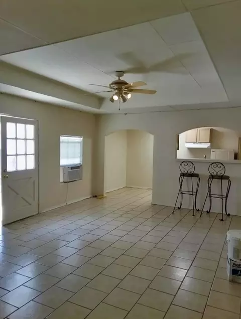 Living - 3012 St Isaac Lp, Laredo, TX 78046 photo 3 of 4