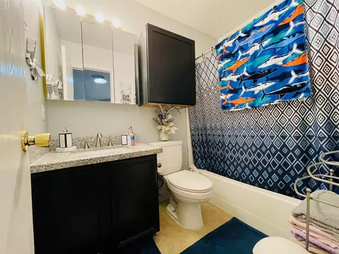 Bath - 3012 St Isaac Lp, Laredo, TX 78046 photo 1 of 2