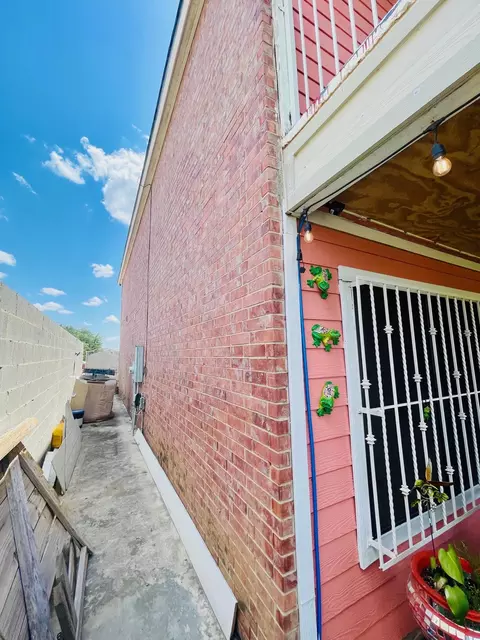 Exterior - 3012 St Isaac Lp, Laredo, TX 78046 photo 6 of 7