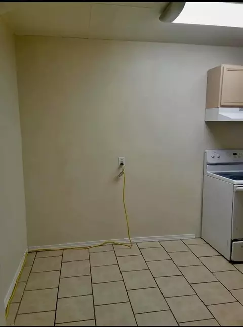 Kitchen - 3012 St Isaac Lp, Laredo, TX 78046 photo 6 of 6