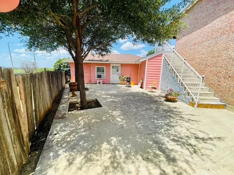 Exterior - 3012 St Isaac Lp, Laredo, TX 78046 photo 2 of 7