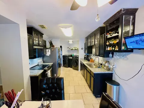 Kitchen - 3012 St Isaac Lp, Laredo, TX 78046 photo 2 of 6
