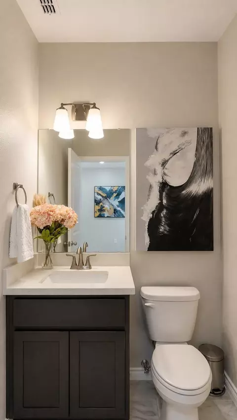 Bath - 711 Solaz Dr, Laredo, TX 78045 photo 4 of 4
