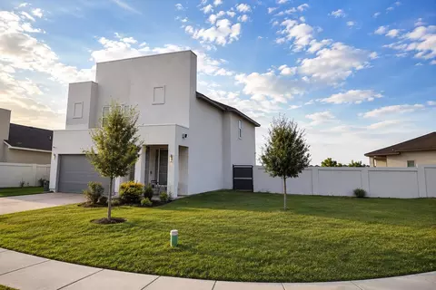 Exterior - 711 Solaz Dr, Laredo, TX 78045 photo 2 of 3