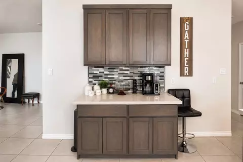 Kitchen - 711 Solaz Dr, Laredo, TX 78045 photo 4 of 4
