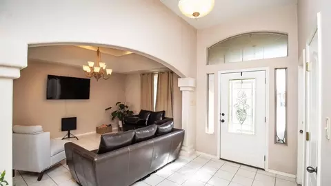 2083 Quito Lp, Laredo, TX 78041 photo 3