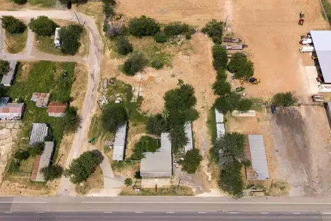 601 N Main St, Cotulla, TX 78014 photo 9