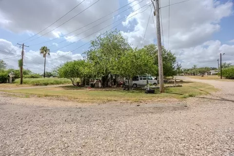 601 N Main St, Cotulla, TX 78014 photo 8