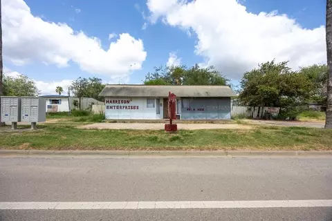 601 N Main St, Cotulla, TX 78014 photo 1