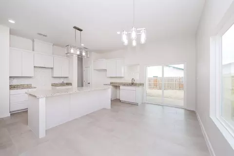 Kitchen - 1706 Belgian Blue Lp, Laredo, TX 78046 photo 2 of 2