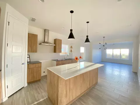 Kitchen - 512 Deer Path Loop, Laredo, TX 78045 photo 1 of 1