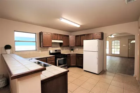 Kitchen - 6006 Catedral Lp, Laredo, TX 78043 photo 1 of 2