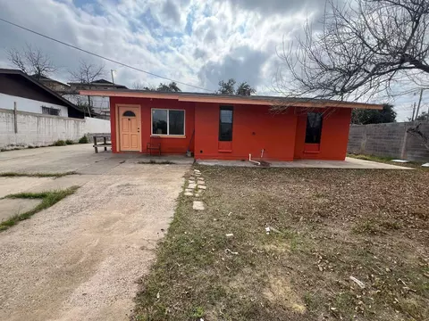 2703 Diaz St, Laredo, TX 78043