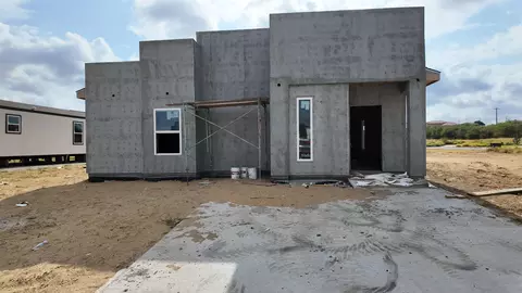 5015 Rio Seco St, Laredo, TX 78046
