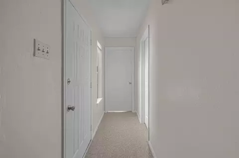 Entry Way - 100 Hillside Rd #202, Laredo, TX 78041 photo 3 of 3