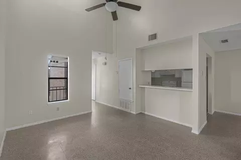Living - 100 Hillside Rd #202, Laredo, TX 78041 photo 1 of 4