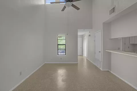 Living - 100 Hillside Rd #202, Laredo, TX 78041 photo 2 of 4