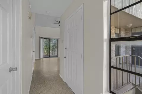 Entry Way - 100 Hillside Rd #202, Laredo, TX 78041 photo 1 of 3