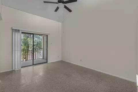 Living - 100 Hillside Rd #202, Laredo, TX 78041 photo 3 of 4