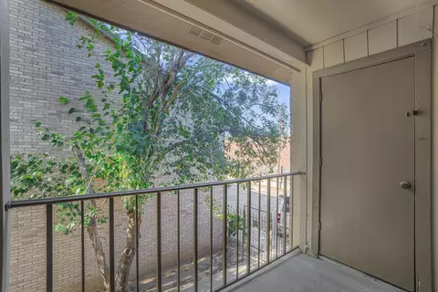 Exterior - 100 Hillside Rd #202, Laredo, TX 78041 photo 4 of 4
