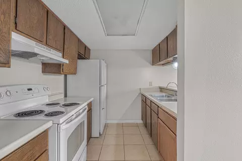 Kitchen - 100 Hillside Rd #209, Laredo, TX 78041 photo 2 of 5