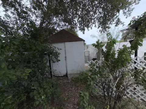 Exterior - 2401 E Plum St, Laredo, TX 78043 photo 4 of 8