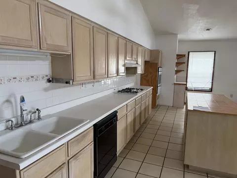 Kitchen - 2401 E Plum St, Laredo, TX 78043 photo 2 of 7