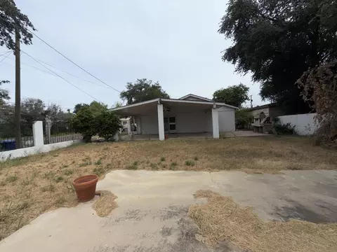 Exterior - 2401 E Plum St, Laredo, TX 78043 photo 3 of 8