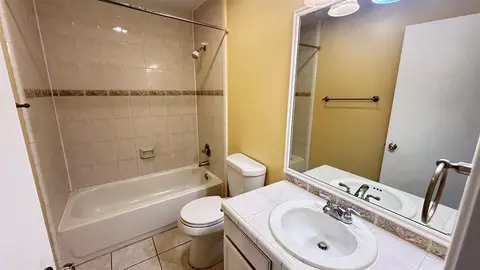 Bath - 100 E Aurora St #464, Laredo, TX 78041 photo 1 of 1