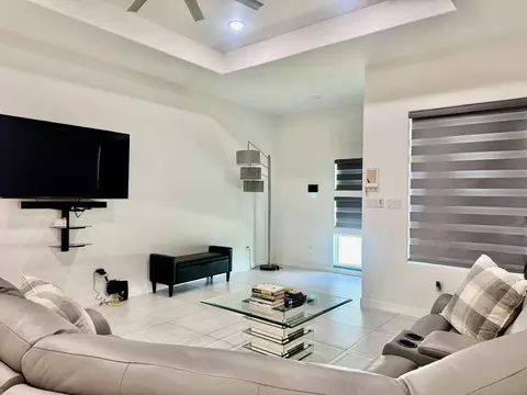 Living - 621 Journey Loop, Laredo, TX 78045 photo 2 of 4