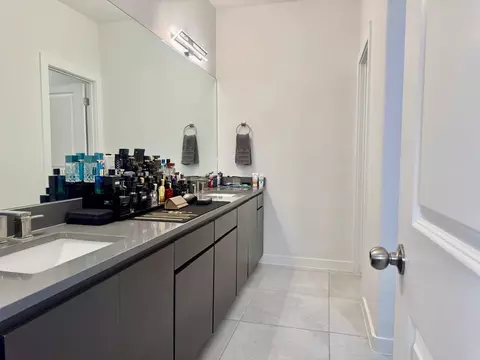 Bath - 621 Journey Loop, Laredo, TX 78045 photo 1 of 3