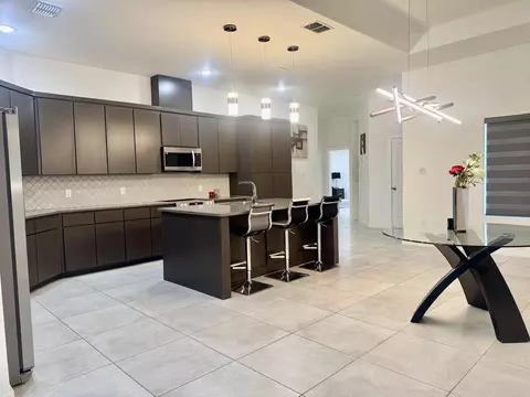 Kitchen - 621 Journey Loop, Laredo, TX 78045 photo 5 of 7