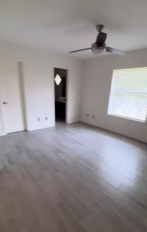 Bedroom - 125 Sun Ray Lp, Laredo, TX 78045 photo 2 of 2