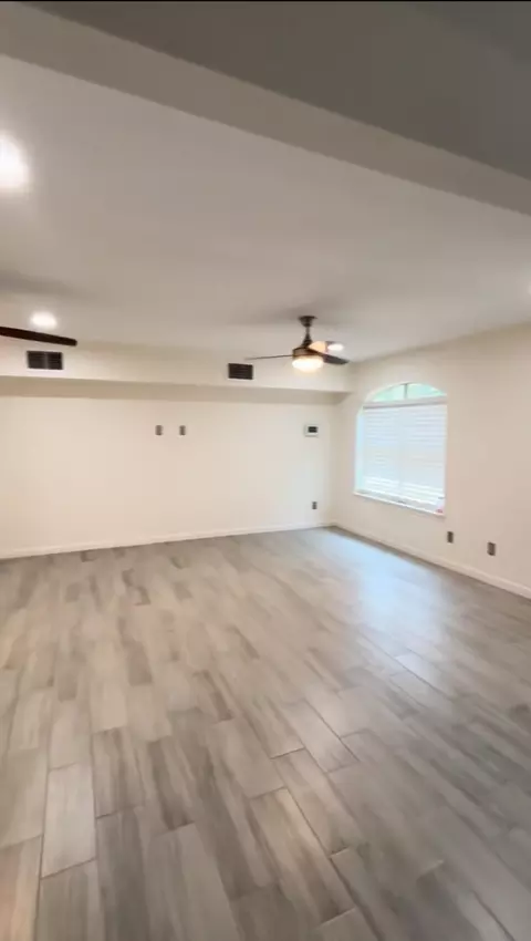 Living - 125 Sun Ray Lp, Laredo, TX 78045 photo 1 of 3