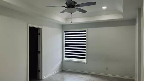 Entry Way - 308 Cambridge Lp, Laredo, TX 78045 photo 2 of 2
