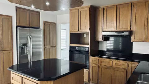 Kitchen - 308 Cambridge Lp, Laredo, TX 78045 photo 1 of 1