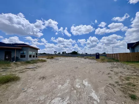6015 Heather Loop, Laredo, TX 78046 photo 4