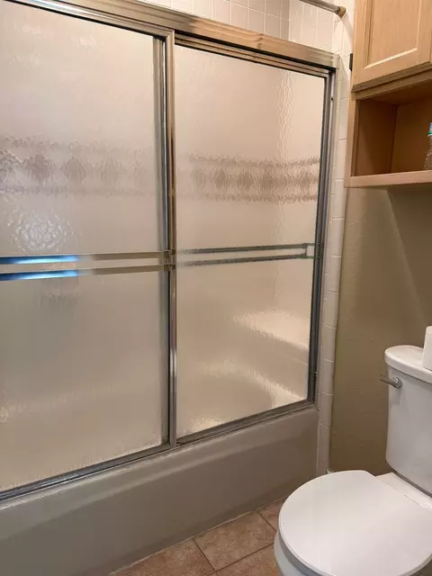 Bath - 1401 Gustavus St #16, Laredo, TX 78040 photo 2 of 2