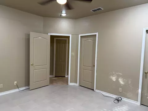 Bedroom - 1401 Gustavus St #16, Laredo, TX 78040 photo 3 of 4