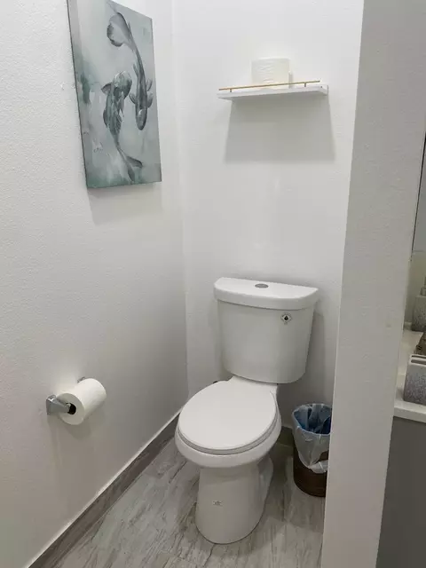 Bath - 401 Sabal Loop, Laredo, TX 78045 photo 4 of 6