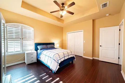 Bedroom - 401 Sabal Loop, Laredo, TX 78045 photo 2 of 5