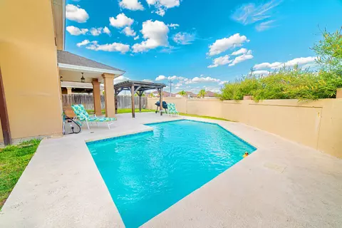 Exterior - 401 Sabal Loop, Laredo, TX 78045 photo 5 of 5