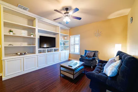 Living - 401 Sabal Loop, Laredo, TX 78045 photo 1 of 2