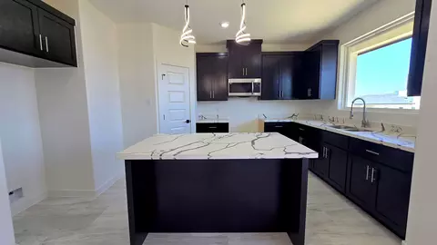 Kitchen - 6006 Heather Loop, Laredo, TX 78041 photo 6 of 6
