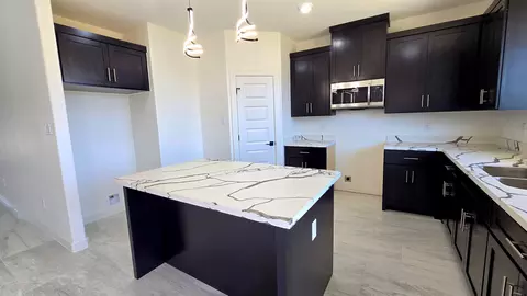 Kitchen - 6006 Heather Loop, Laredo, TX 78041 photo 1 of 6